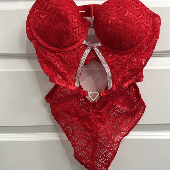 One piece😍 - Picture 2 of 5